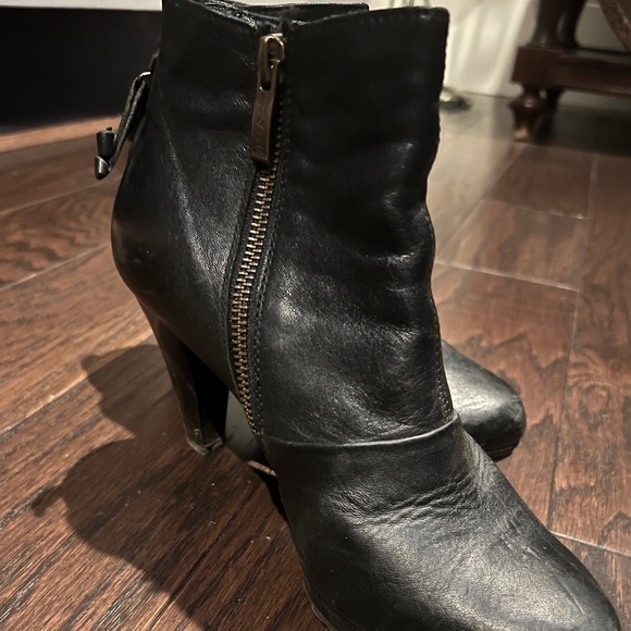 Paul Green Heeled Boots - Picture 3 of 7
